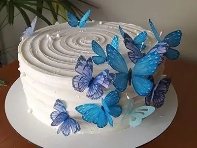 Bolo borboletas azuis